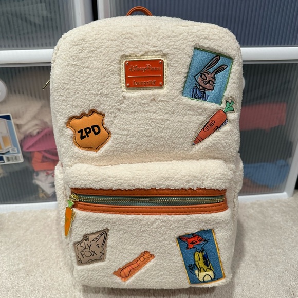 Loungefly Disney Parks Mini Backpack Zootopia Sherpa Patches & Carrot Pen Charm - Picture 1 of 11